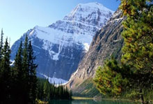 下半场戏份骤减！王俊杰8中4拿下10分4板1助 正负值为+9，王俊杰视频